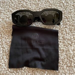 Versace 4361 Sunglasses Black - Unisex/Women